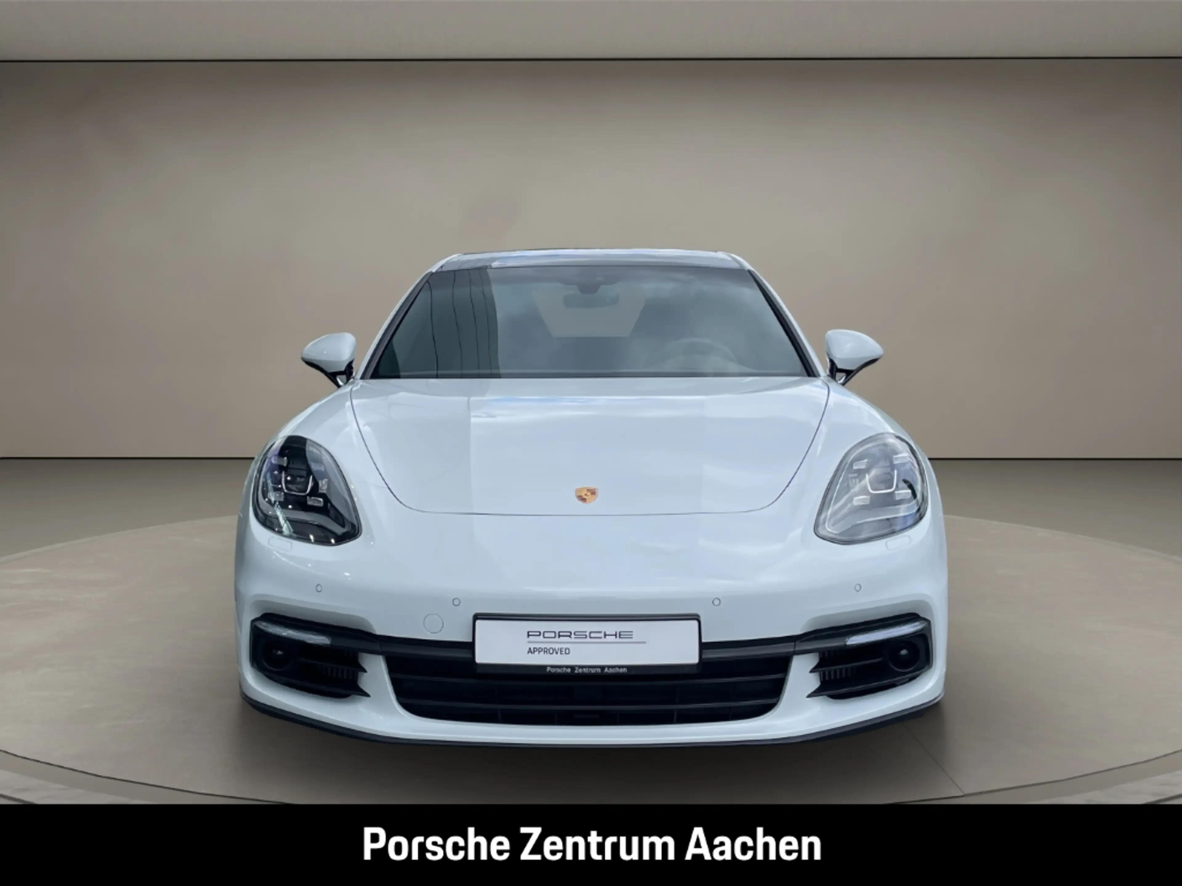 Porsche Panamera 4S — photo 4