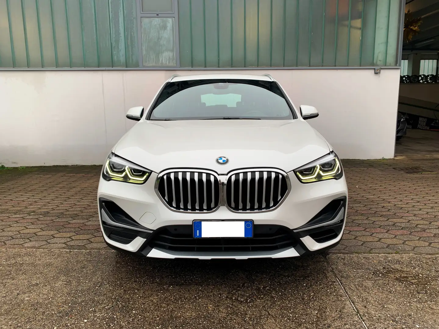 BMW X1 SDRIVE18i XLINE 140CV AUTO NAVI PELLE LED CRUISE Weiß - 2