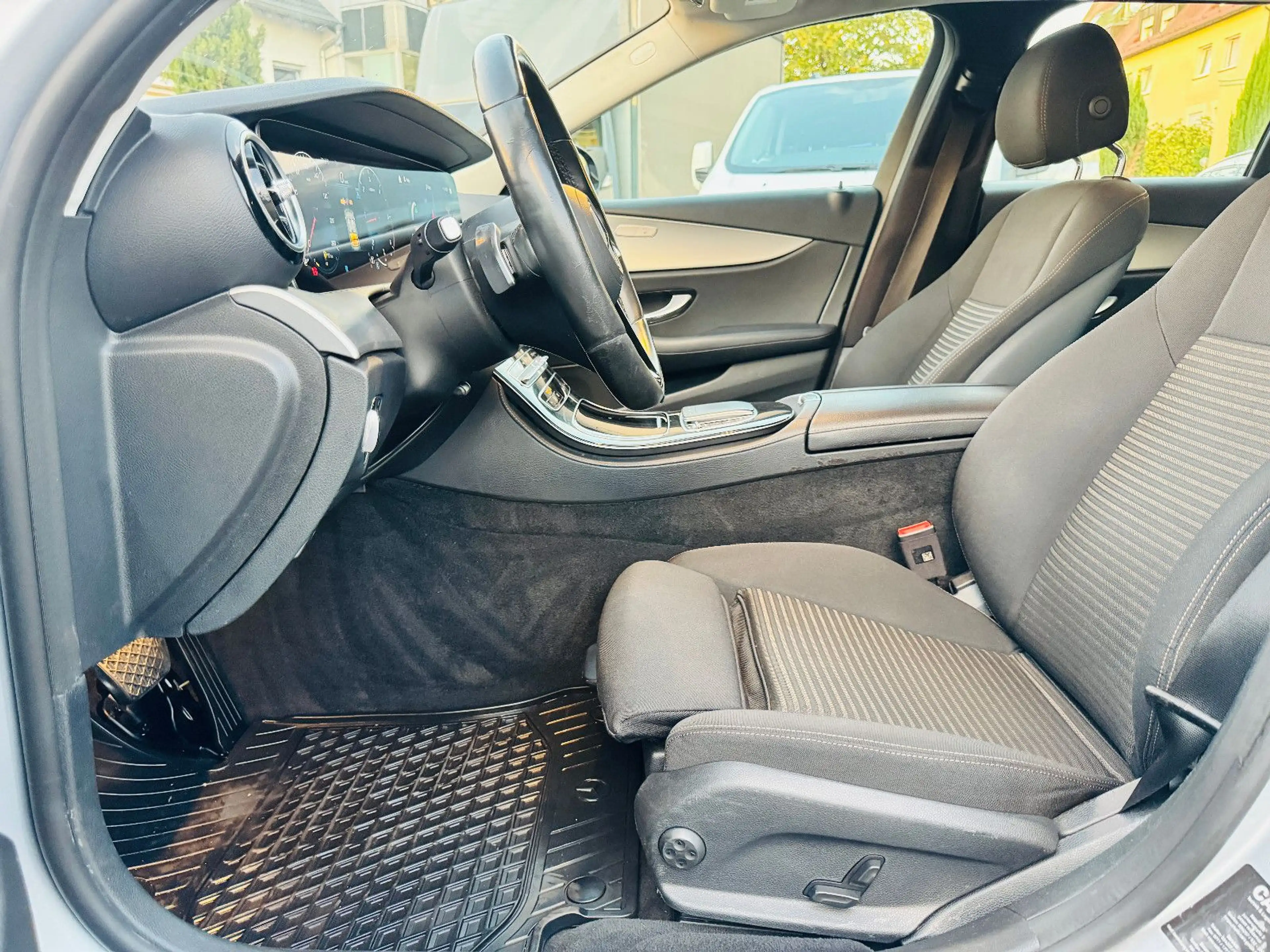 Mercedes-Benz E 220 E -Klasse Avantgard E 220 d, Kamera, TOP-Zustand — photo 7