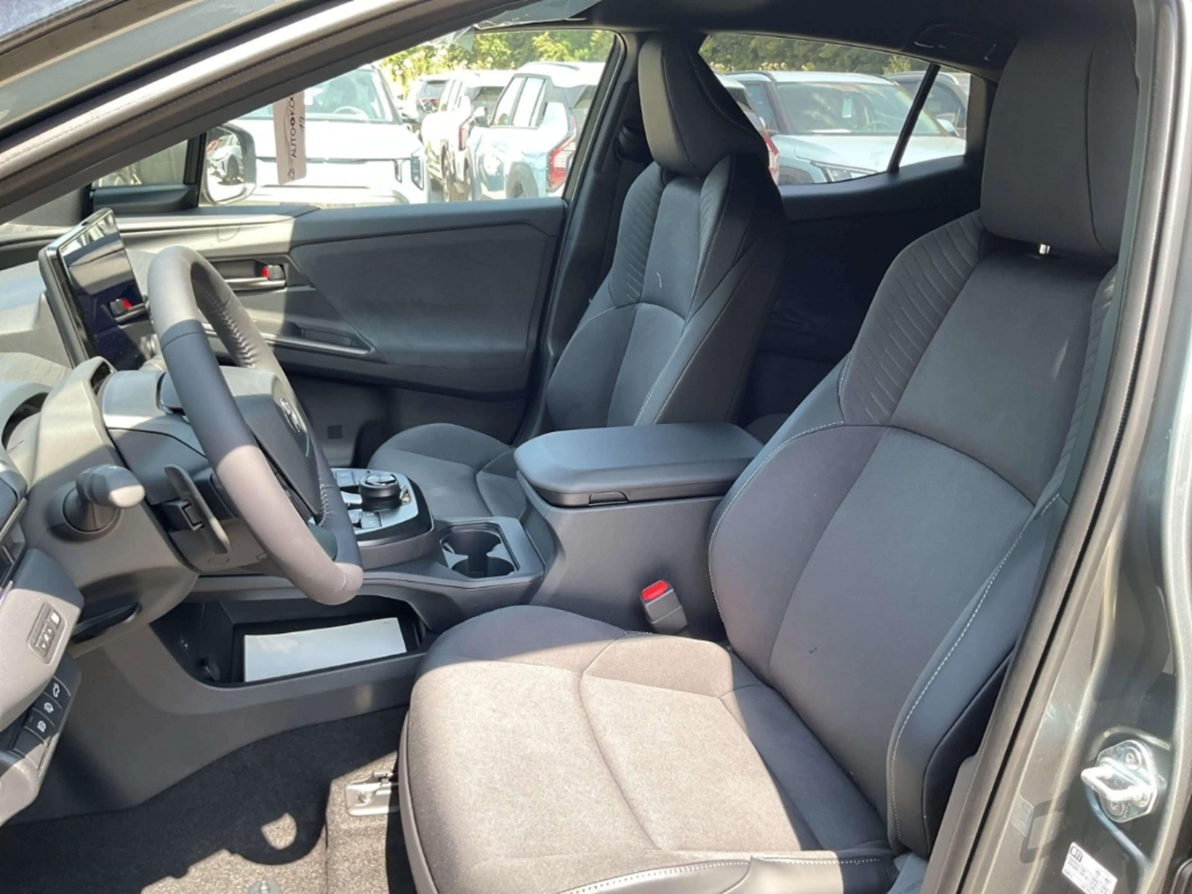 Toyota C-HR+ 252 kW AWD Lounge Navi 360 Kamera LED ACC El. Heck — photo 8