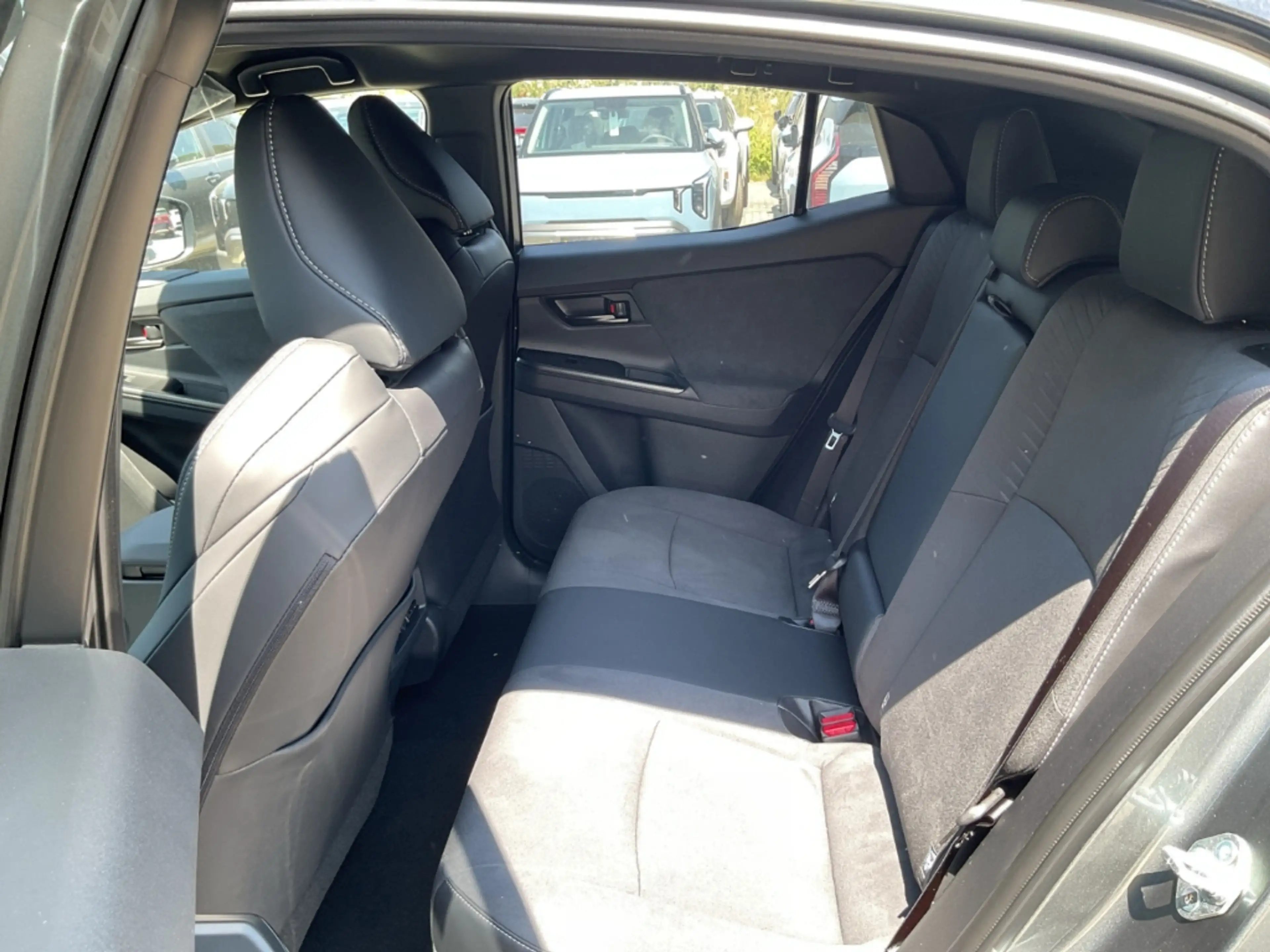 Toyota C-HR+ 252 kW AWD Lounge Navi 360 Kamera LED ACC El. Heck — photo 11