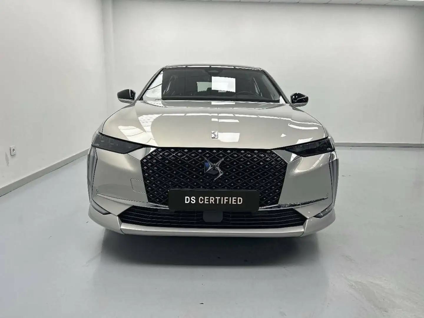 DS Automobiles DS 4 BlueHDi Trocadero Aut. 130 Gris - 2