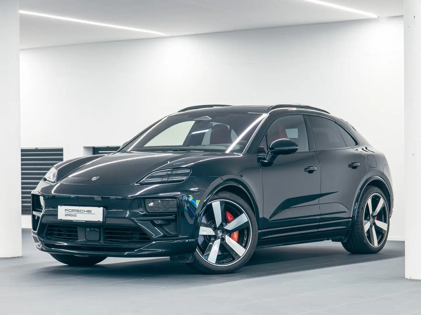 Porsche Macan Turbo Noir - 1