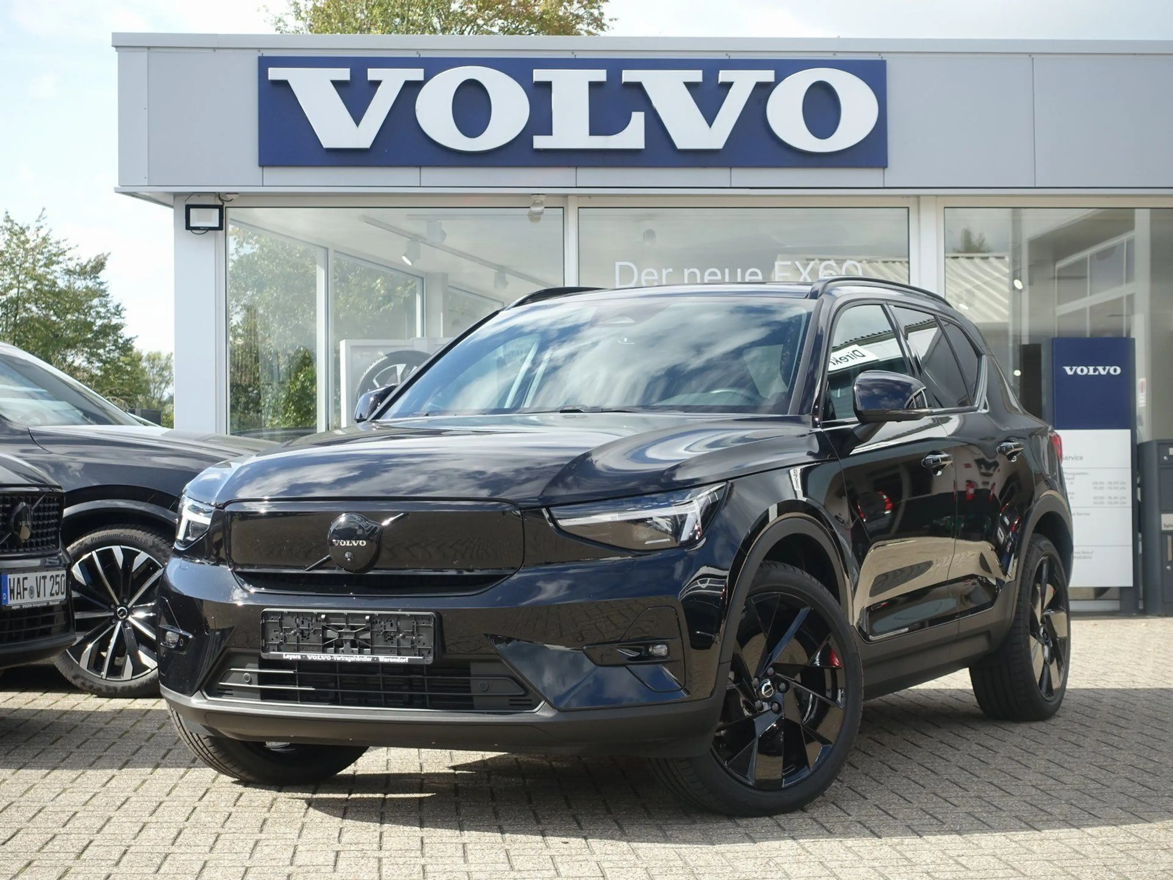 Volvo EX40 Black Edition Plus Single Motor Extended