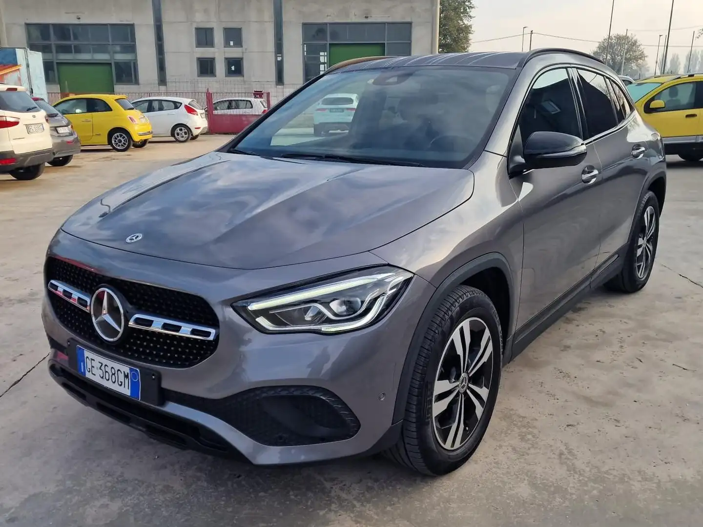 Mercedes-Benz GLA 200 GLA 200d  Premium 4matic auto unico proprietaerio Grau - 1