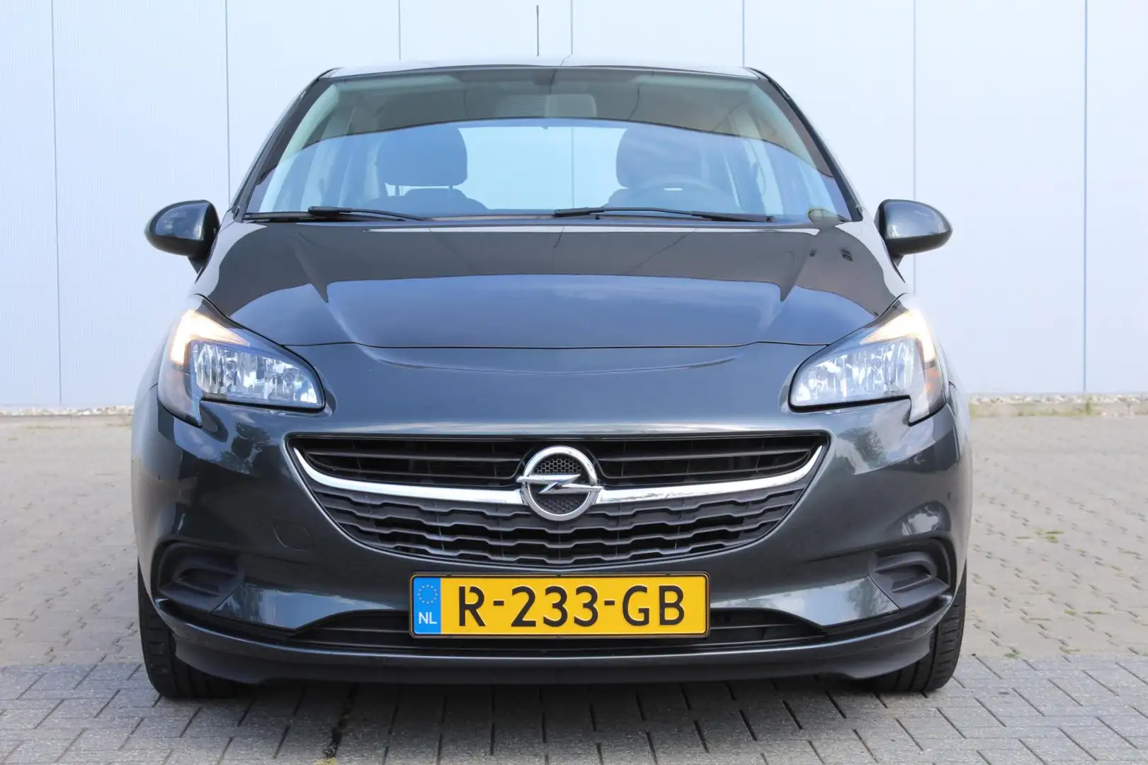 Opel Corsa 1.2 | 5 Deurs | Airco | Trekhaak | APK | Grau - 2