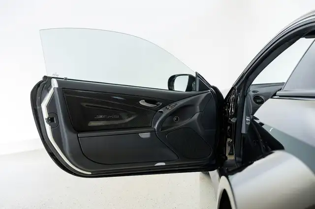 Mercedes-Benz SL view 23