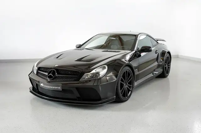 Mercedes-Benz SL view 3