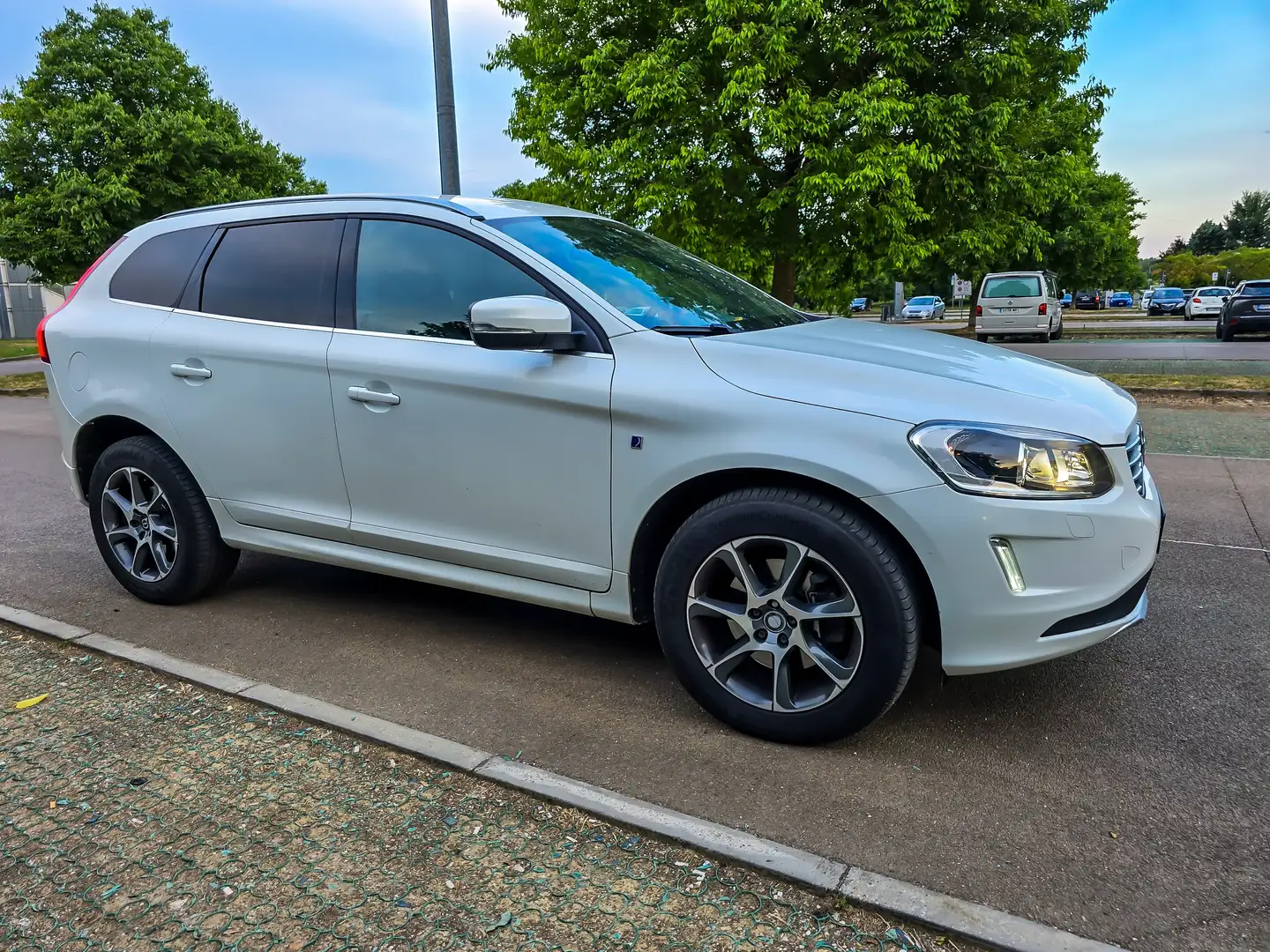 Volvo XC60 XC60 2.4 d4 Volvo Ocean Race awd 181cv geartronic Biały - 2