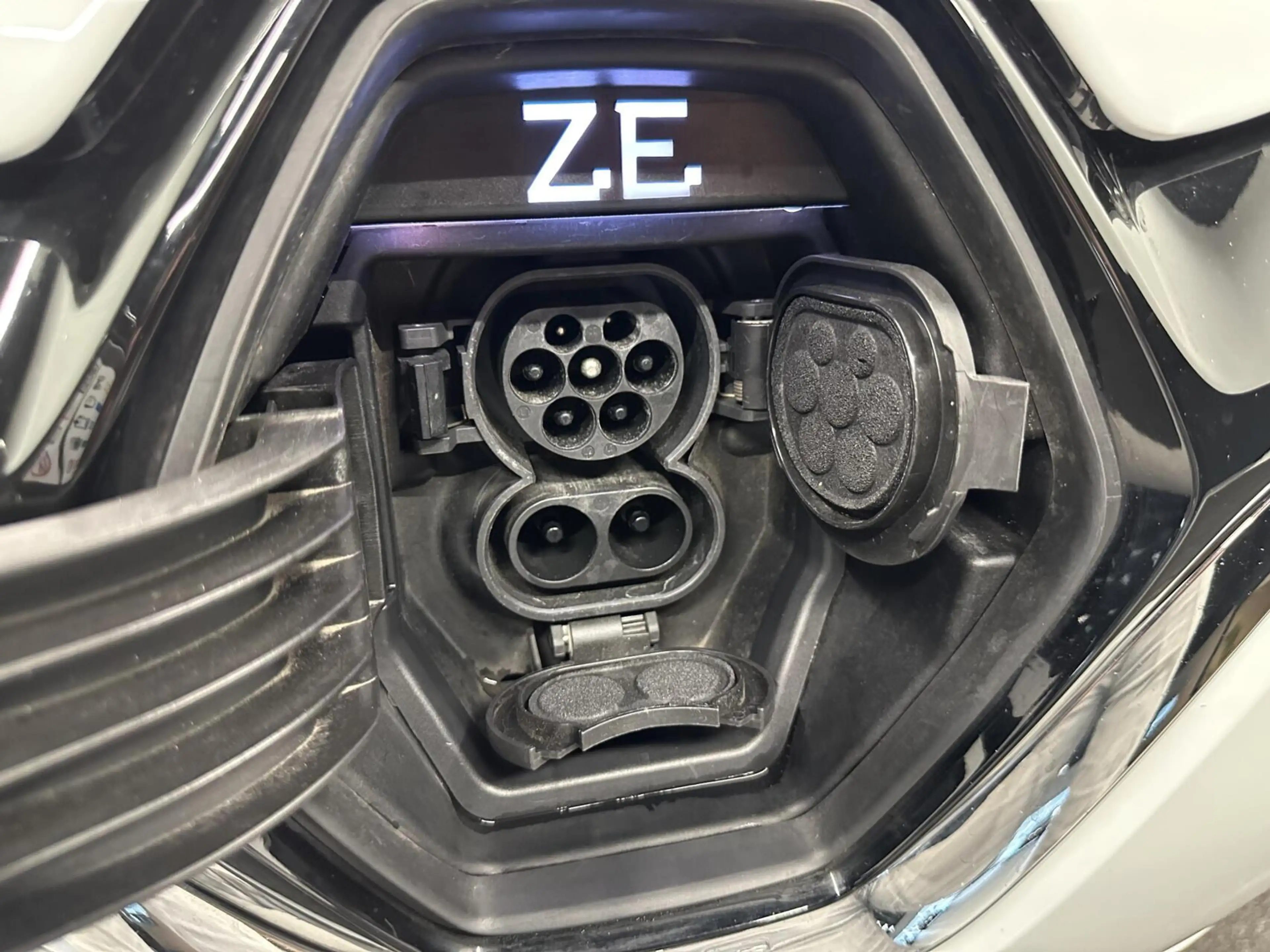 Renault ZOE R110 Life 52 kWh CARPLAY NAVI CRUISE KOOP ACCU. — photo 10