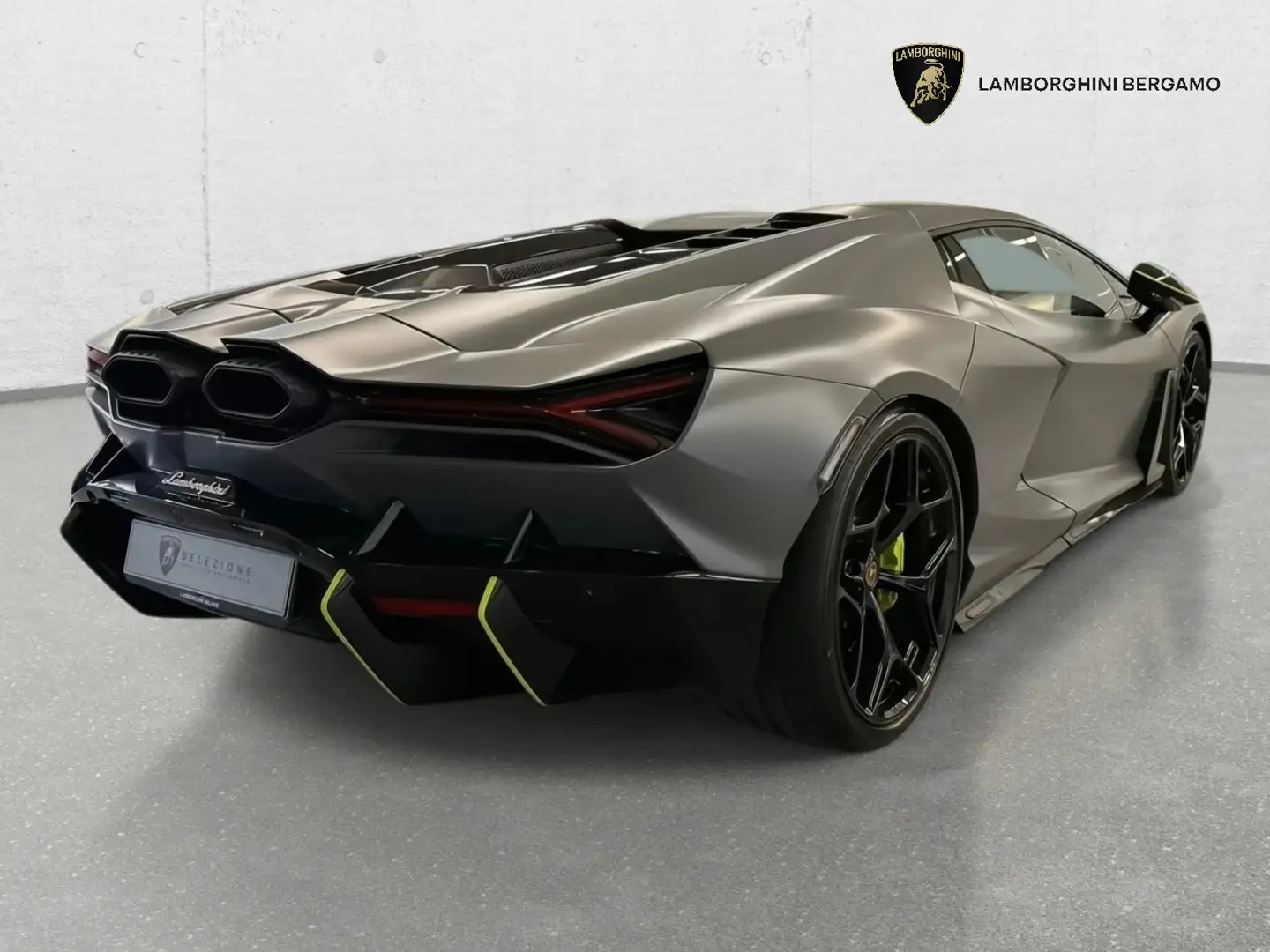Lamborghini Revuelto 6.5 V12 HPEV Grau - 2