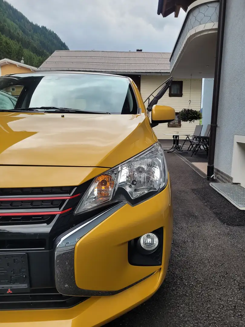 Mitsubishi Space Star Space Star 1,2 MIVEC Invite AS Amarillo - 1
