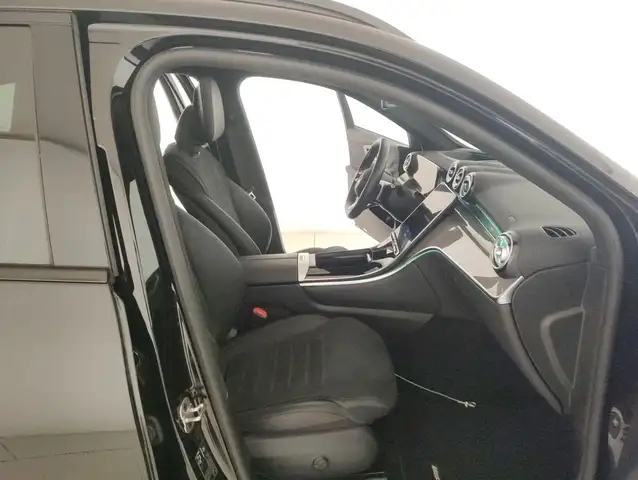 Mercedes-Benz 300 view 10