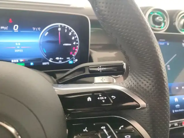 Mercedes-Benz 300 view 9