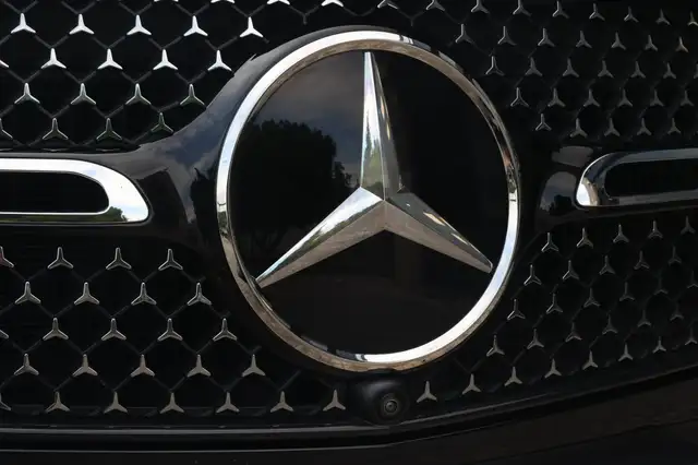 Mercedes-Benz GLC view 6