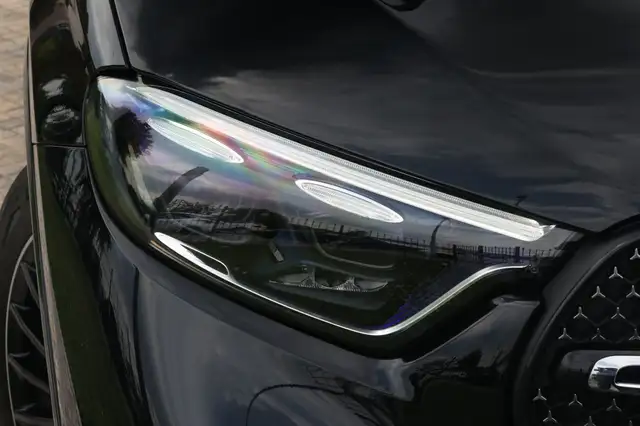 Mercedes-Benz GLC view 4