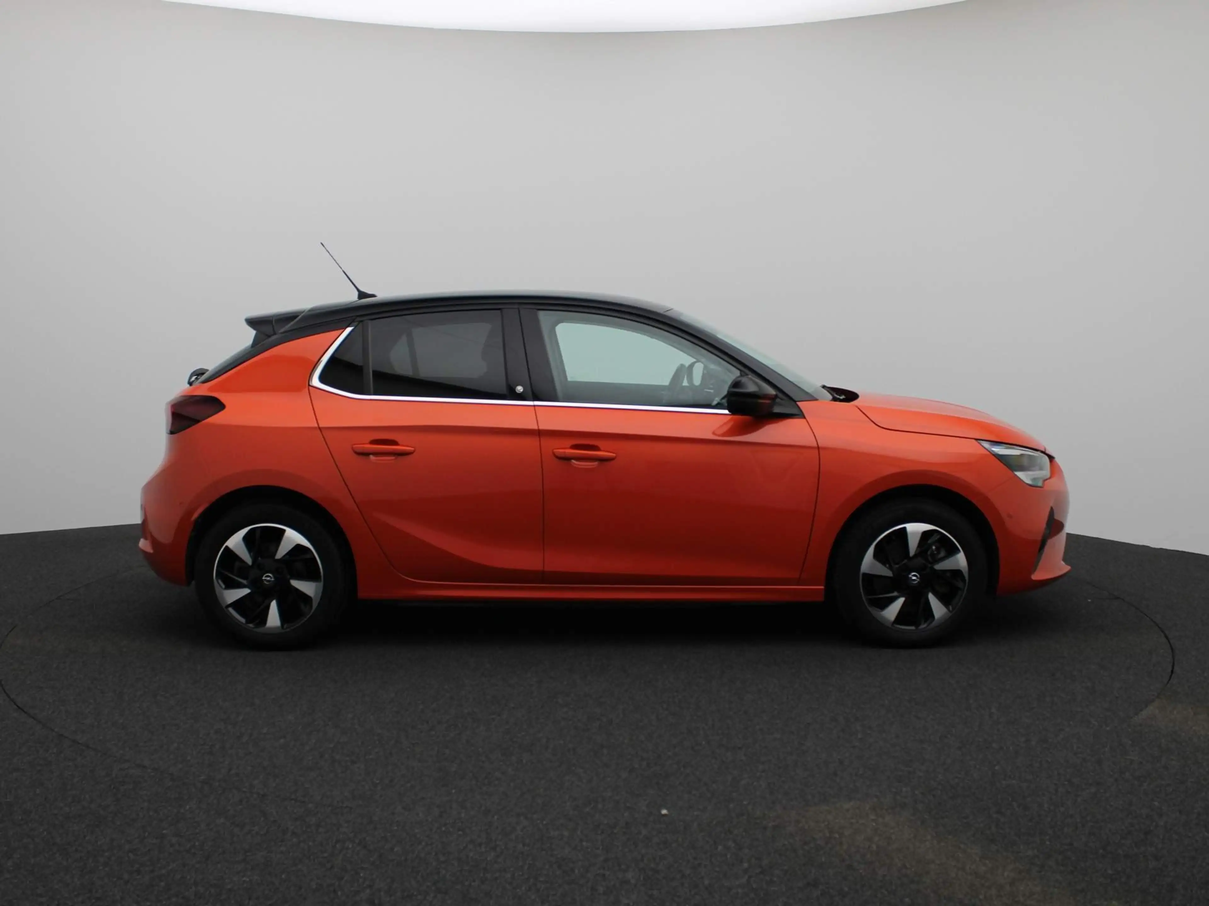 Opel Corsa-e Elegance 50 kWh | Navi | ECC | PDC | LMV | LED | C — photo 6