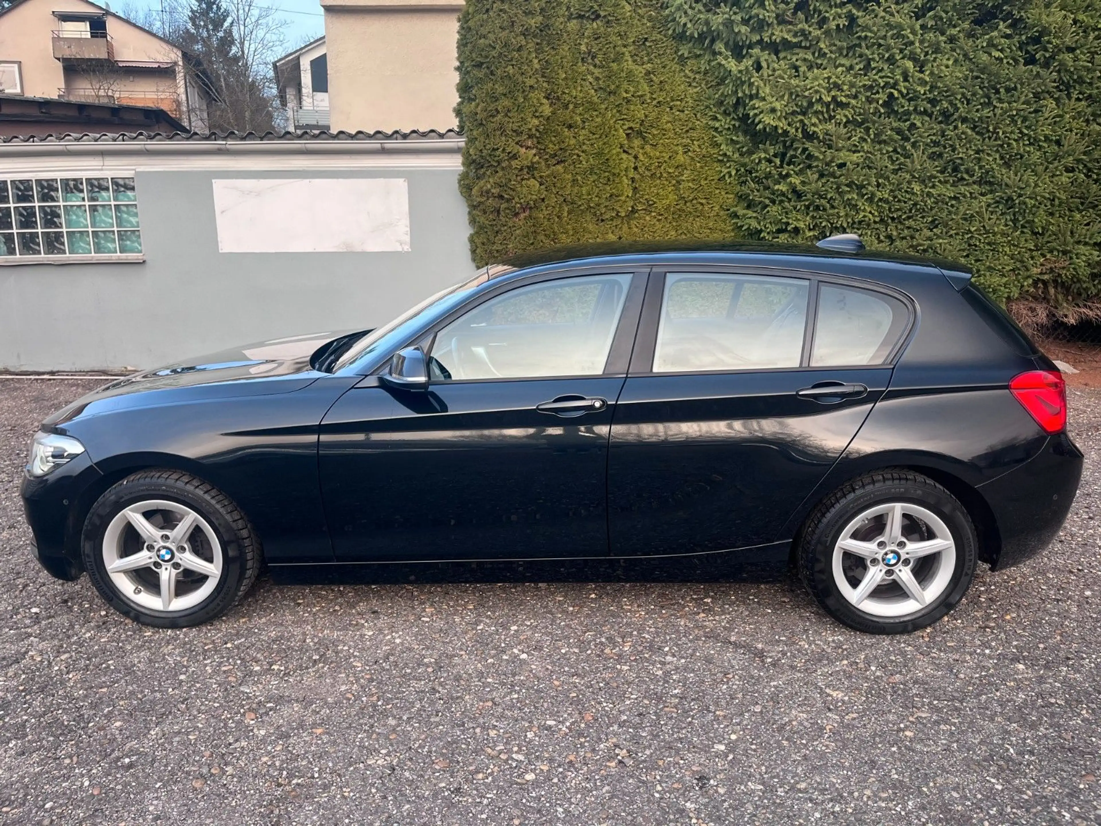 BMW 118 d AUTOMATIK*KEYLESS*LED*LEDER*VIRTUAL* — photo 5