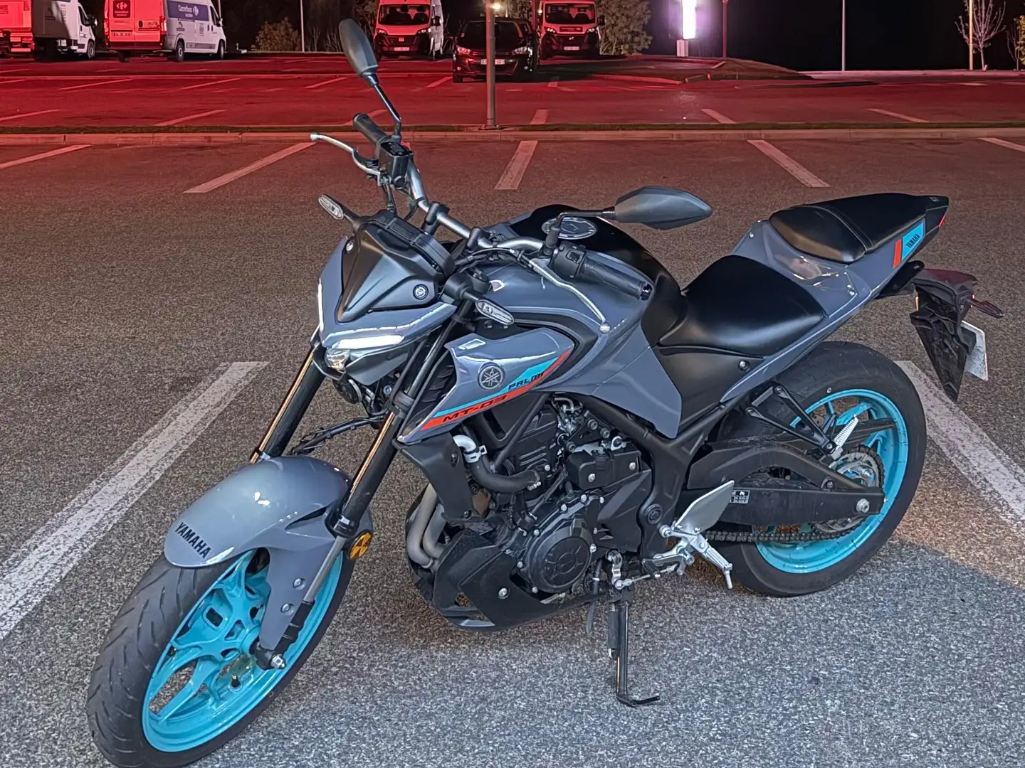 Yamaha MT-03 Gris - 1