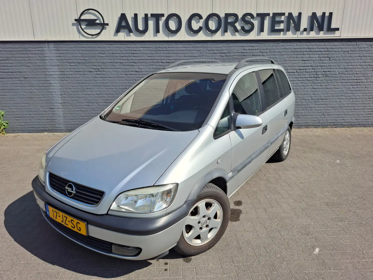 Opel Zafira 2.2I-16V Elegance 7Pers. Airco Cruise Trekhaak Mis Grijs - 1