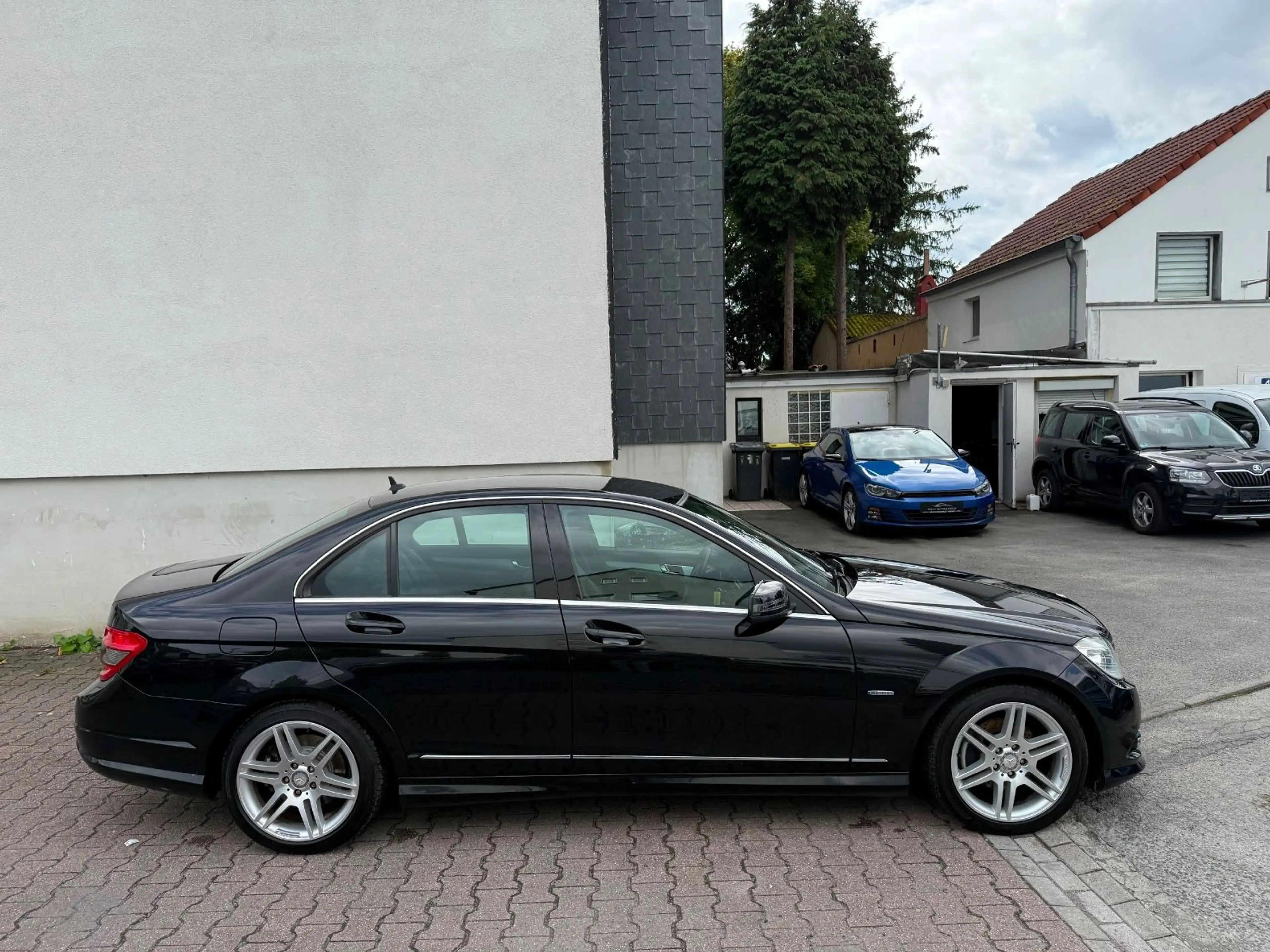 Mercedes-Benz C 180 CGI AMG BlueEfficiency 2.Hand*Leder*Garant — photo 5