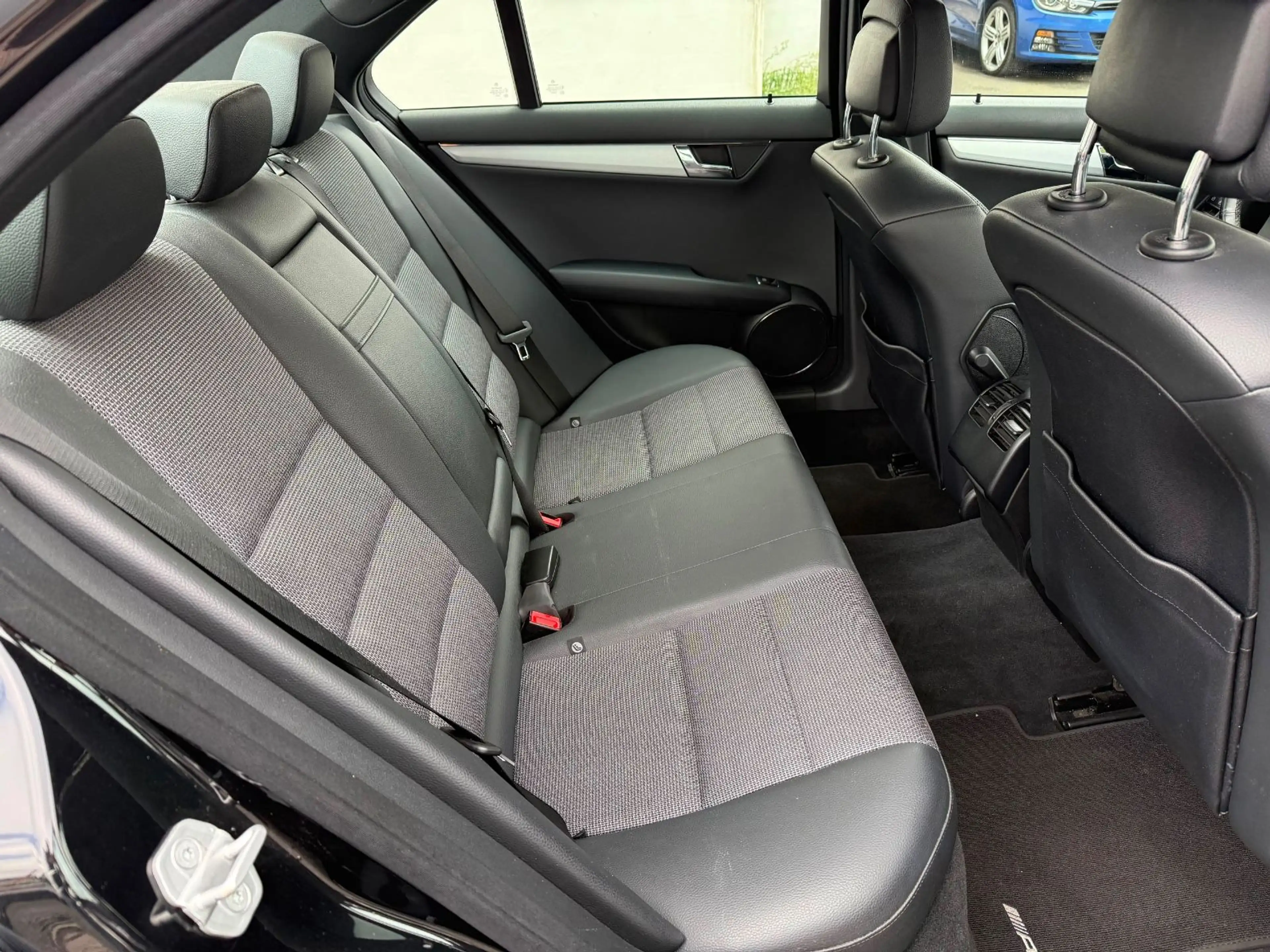 Mercedes-Benz C 180 CGI AMG BlueEfficiency 2.Hand*Leder*Garant — photo 22