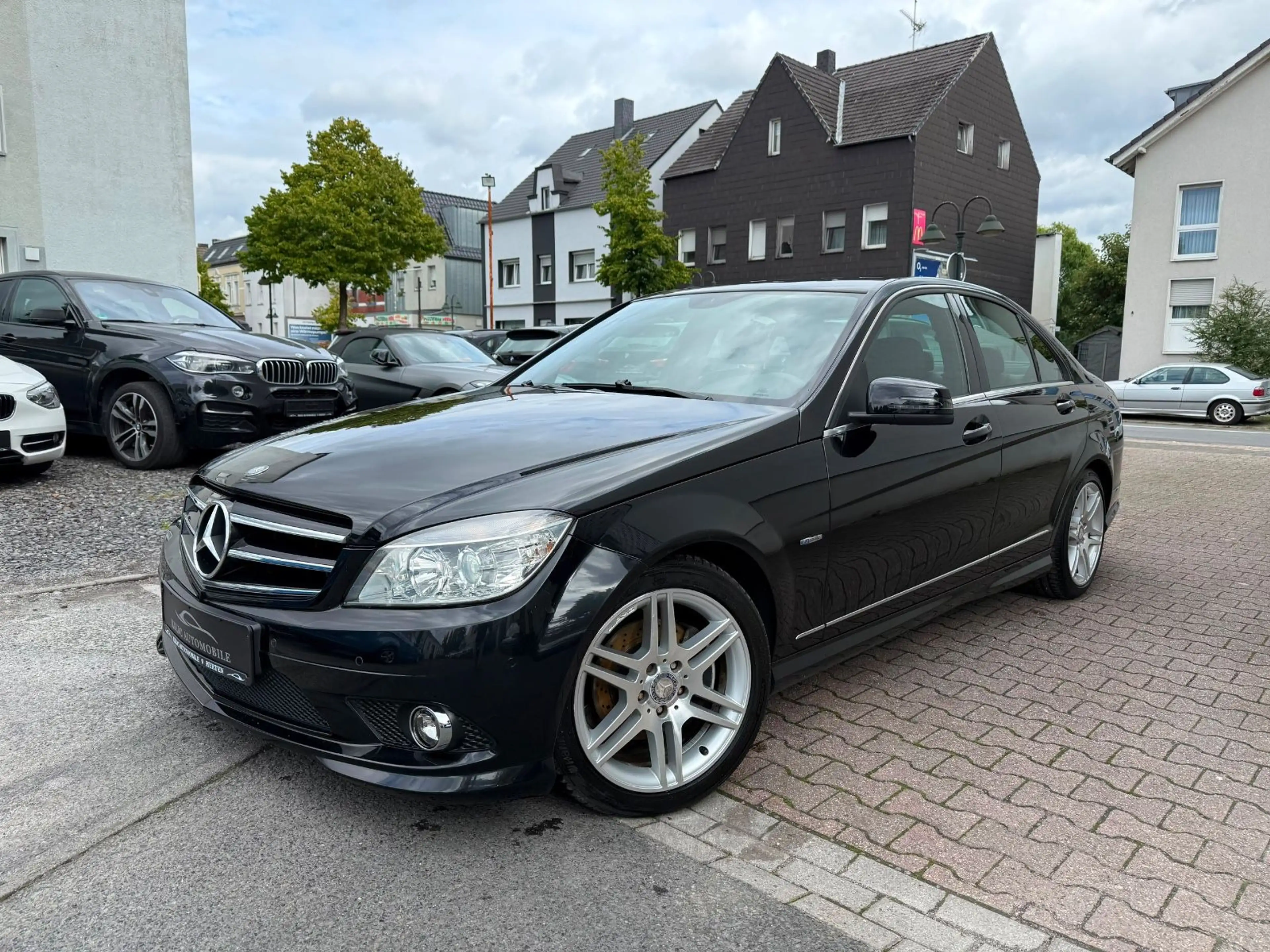 Mercedes-Benz C 180 CGI AMG BlueEfficiency 2.Hand*Leder*Garant