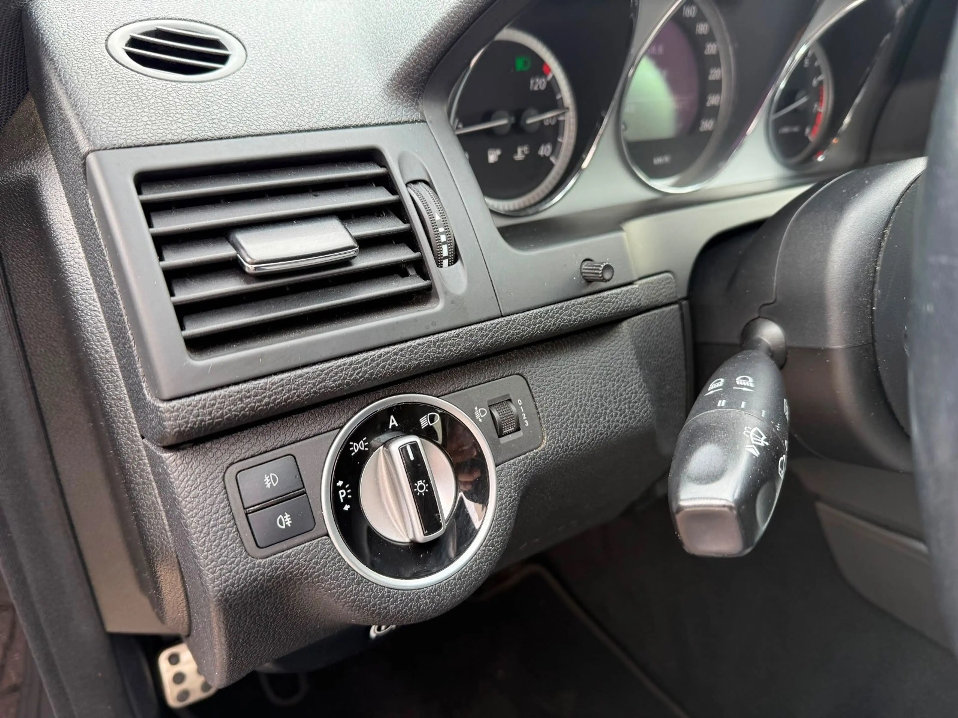 Mercedes-Benz C 180 CGI AMG BlueEfficiency 2.Hand*Leder*Garant — photo 12