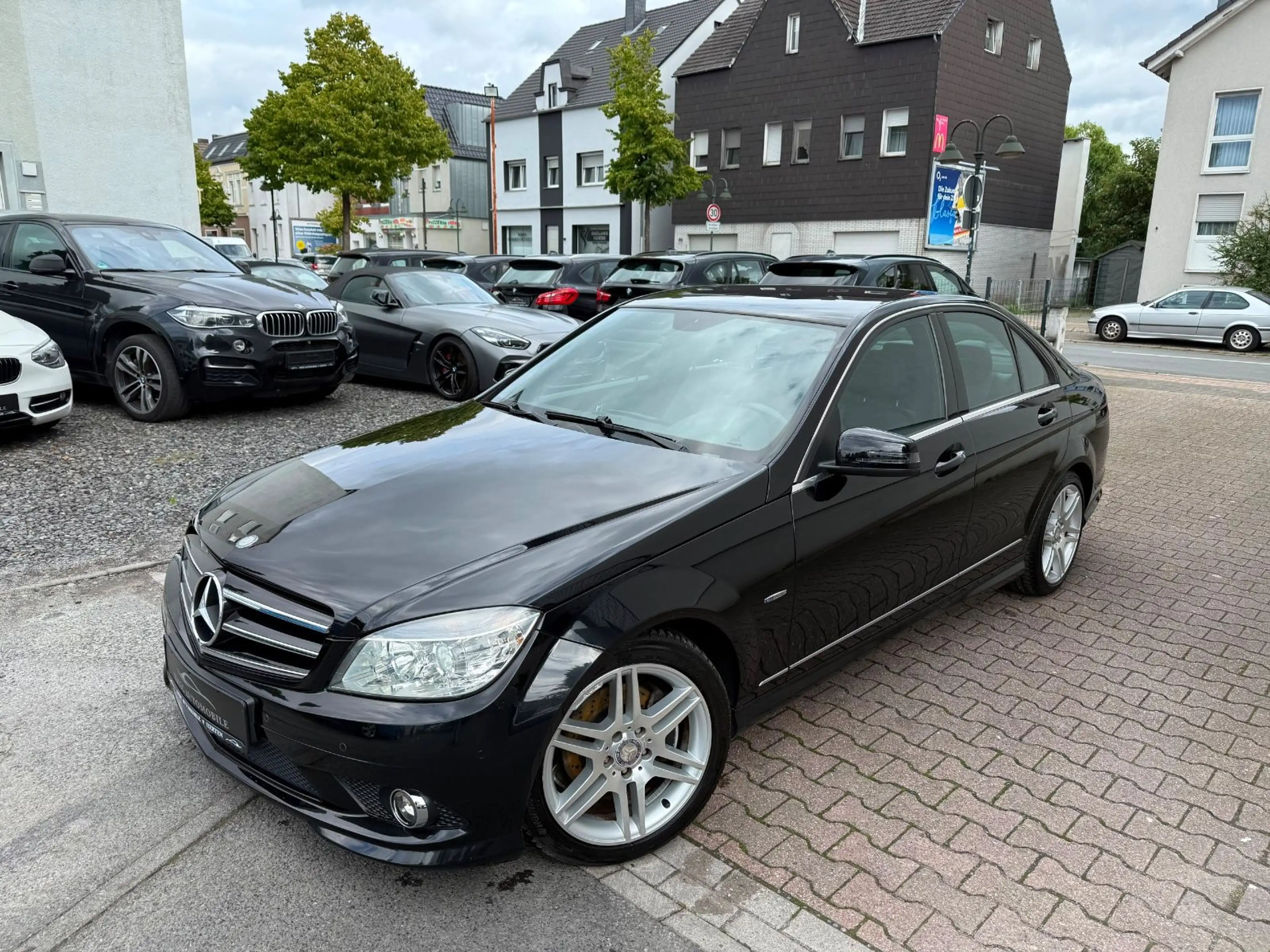 Mercedes-Benz C 180 CGI AMG BlueEfficiency 2.Hand*Leder*Garant — photo 2
