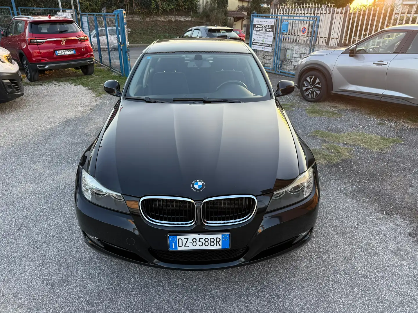 BMW 318 d 2.0 UNICO PROPRIETARIO **SOLI 126.000KM** Nero - 2