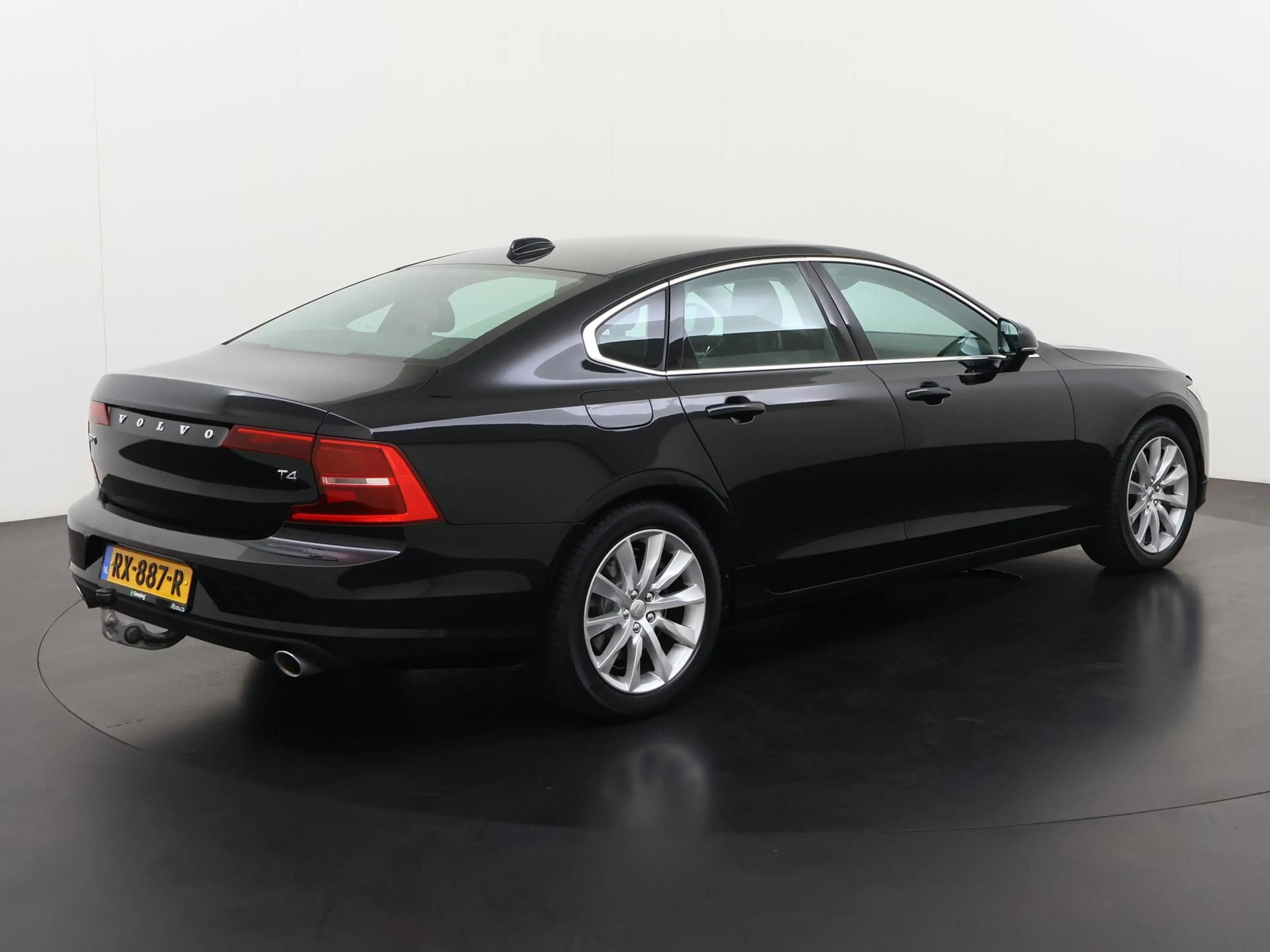 Volvo S90 2.0 T4 Momentum+ | Trekhaak | Leder | Carplay | St — photo 4