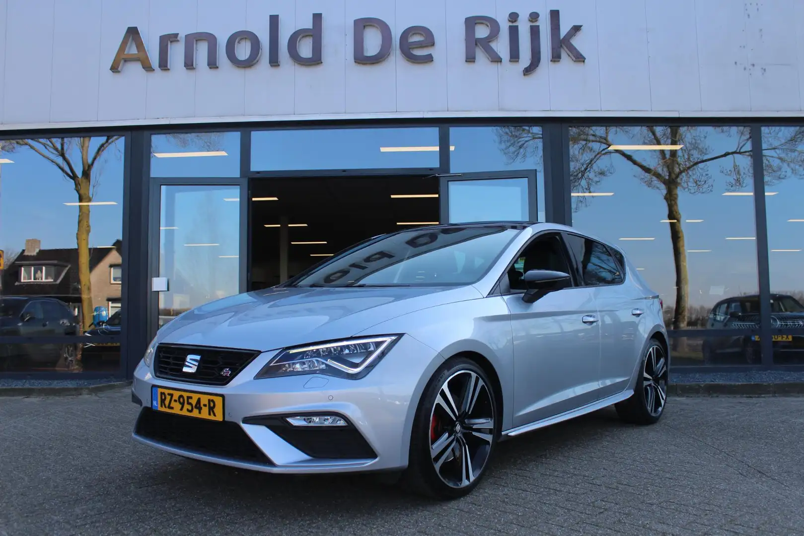 SEAT Leon 1.8 TSI FR Business Intense Grau - 1