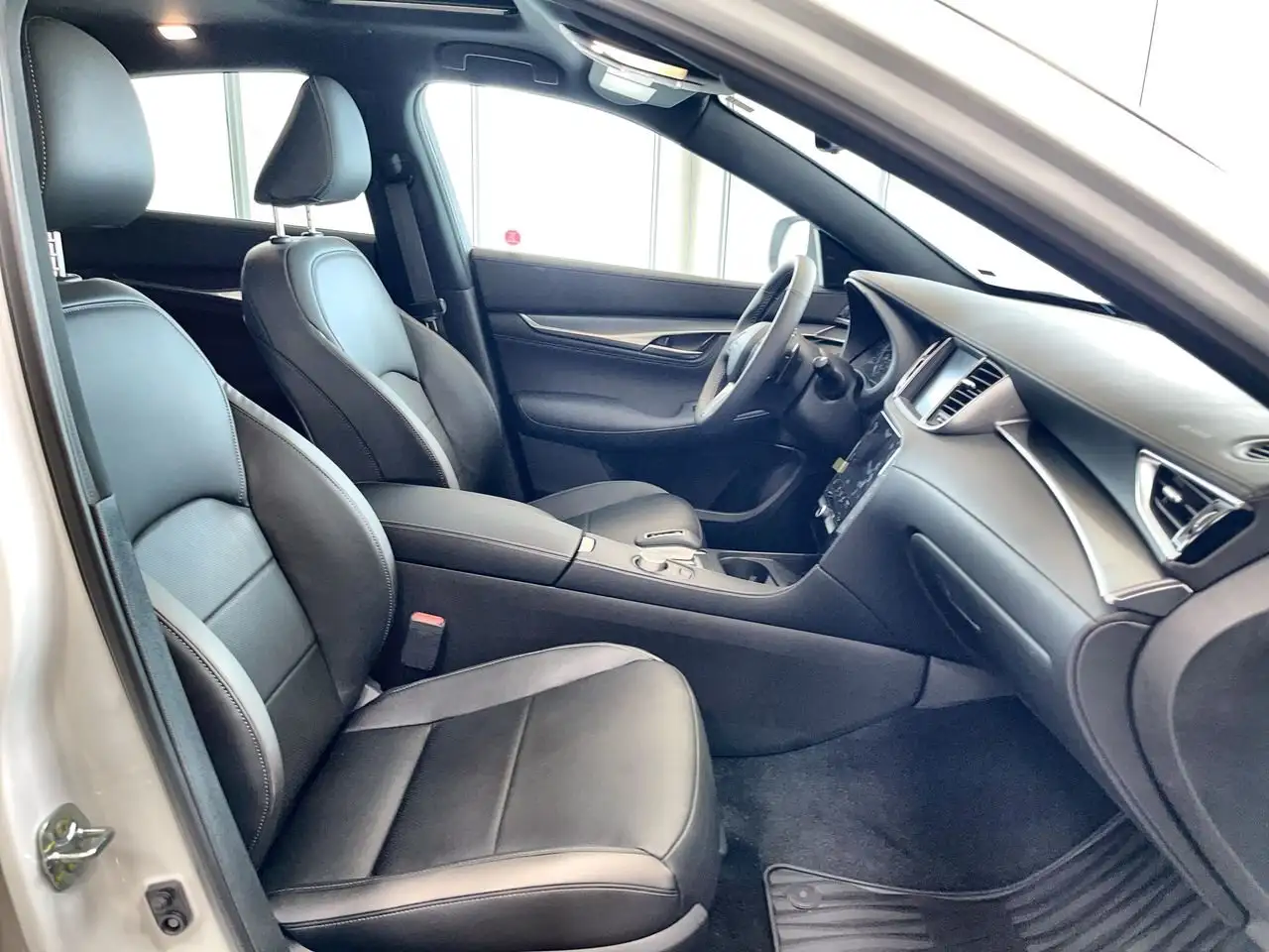 Infiniti QX55 снимка Infiniti QX55