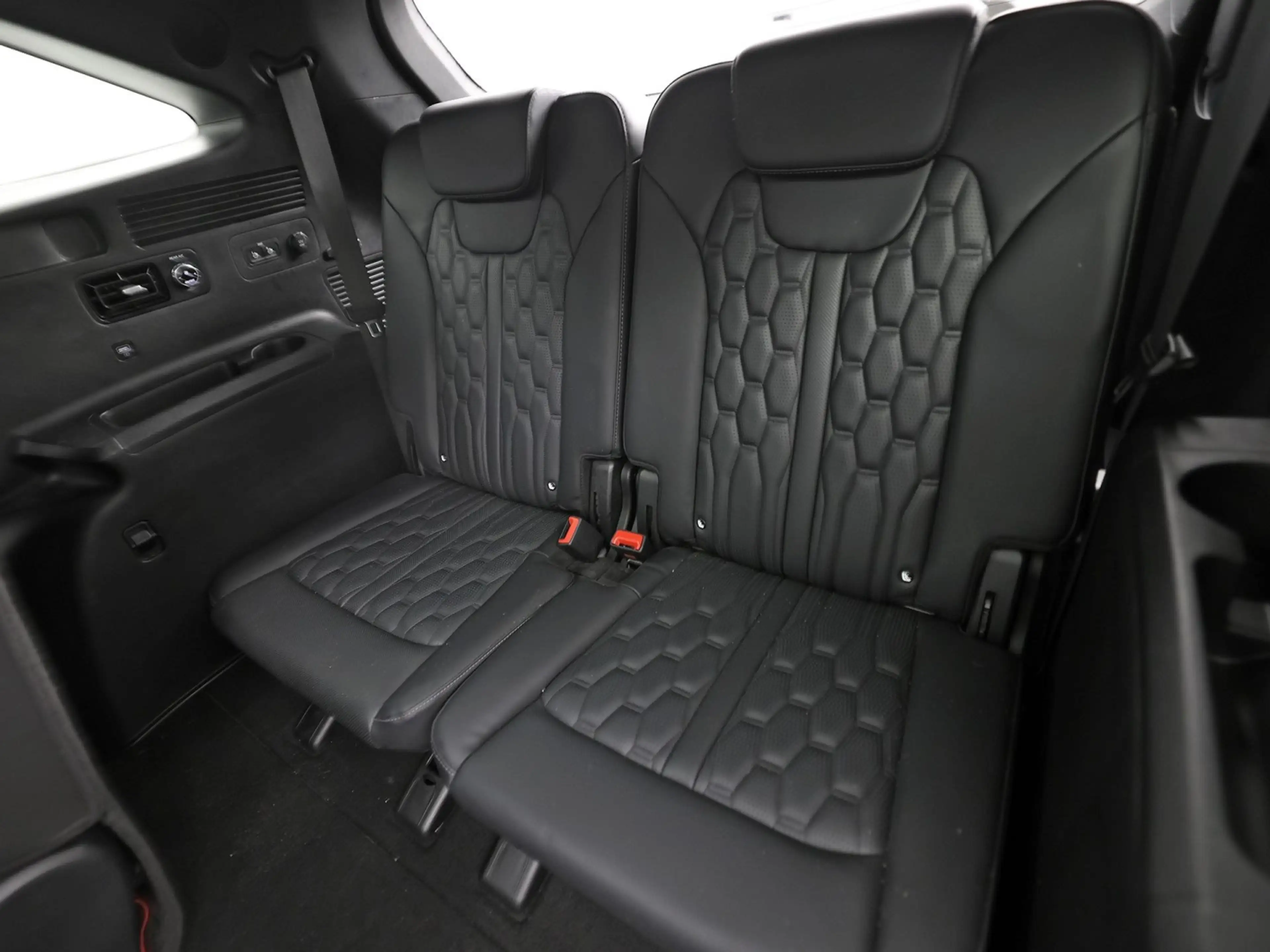 Kia Sorento 1.6 T-GDI Plug-in Hybrid 4WD Executive 7 Persoons — photo 18