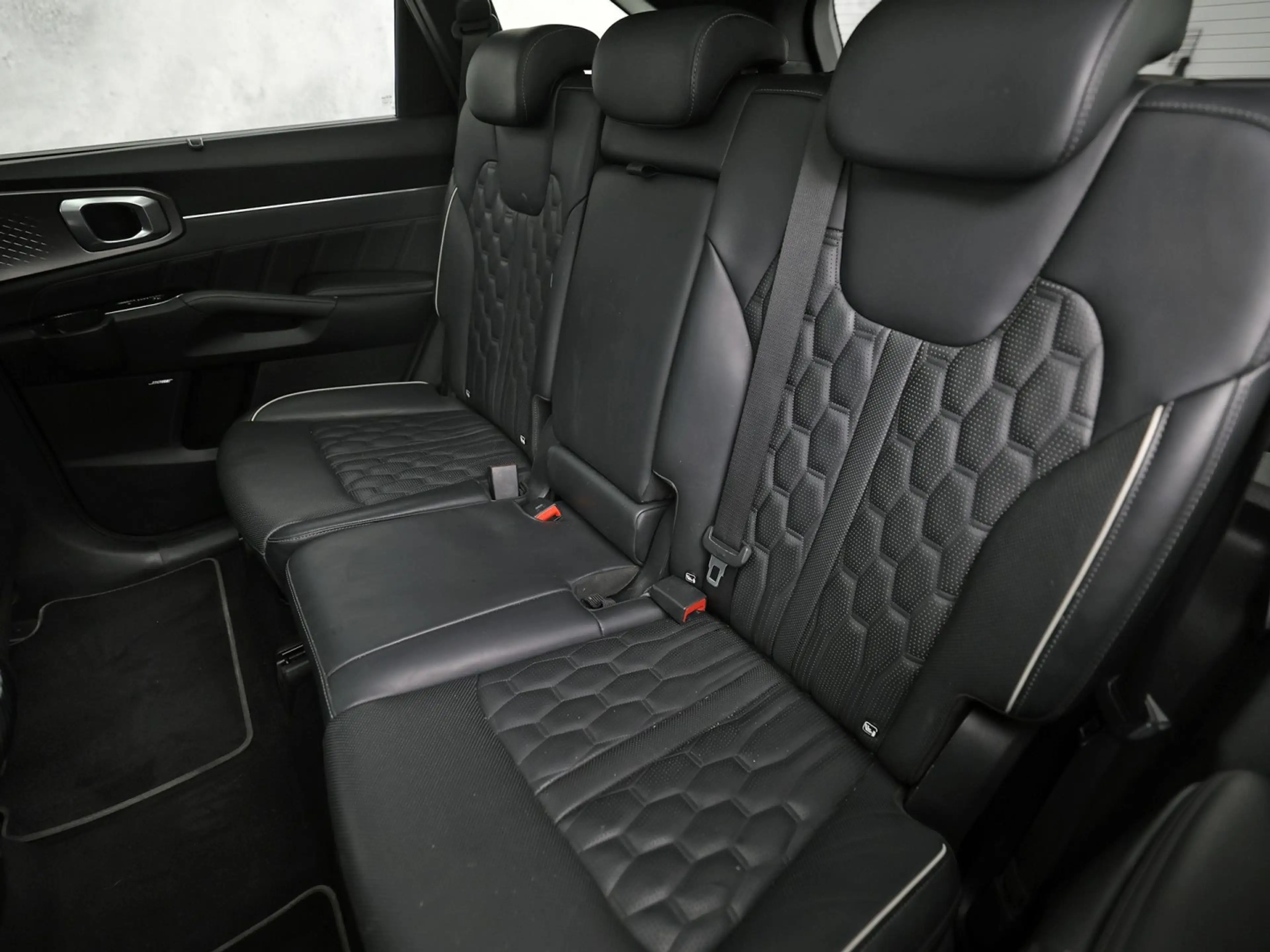 Kia Sorento 1.6 T-GDI Plug-in Hybrid 4WD Executive 7 Persoons — photo 17