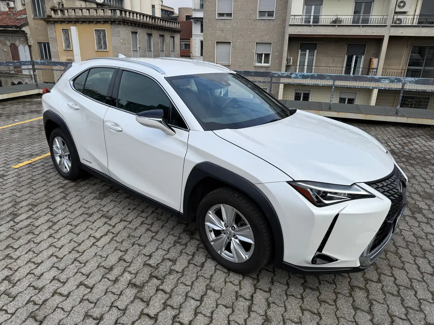 Lexus UX 250h hybrid Executive Business Bianco - 1