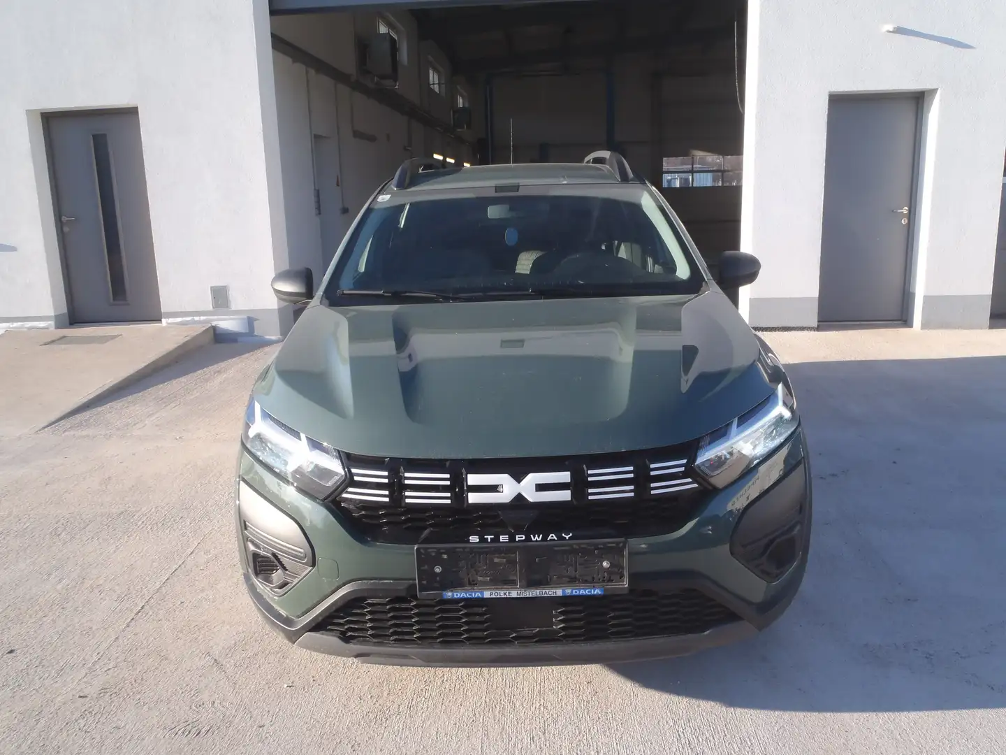 Dacia Sandero Sandero Stepway Essential TCe 90 Stepway Essential Grün - 1