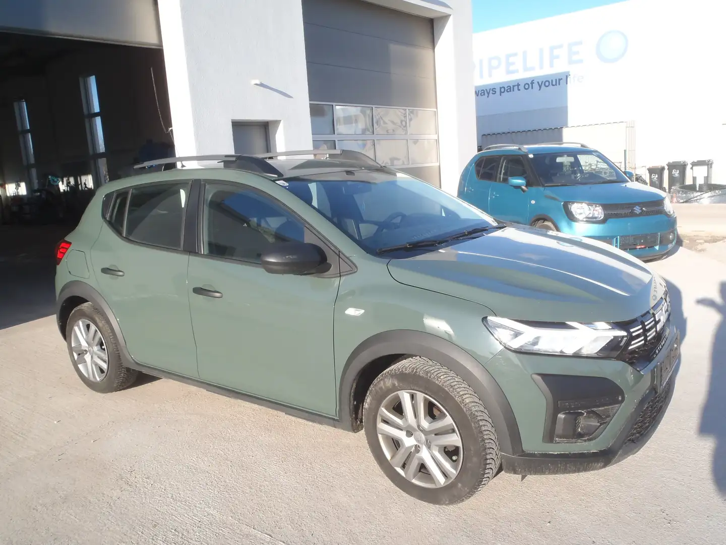 Dacia Sandero Sandero Stepway Essential TCe 90 Stepway Essential Grün - 2