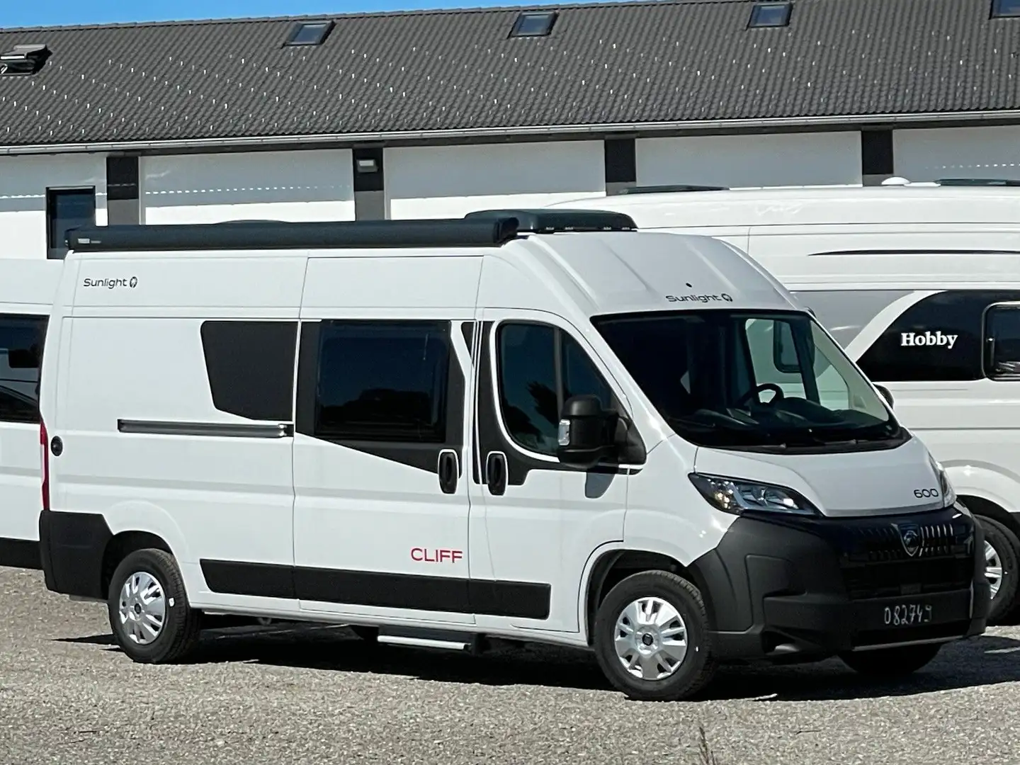 Sunlight Camper Van Cliff 600 Entry Weiß - 2