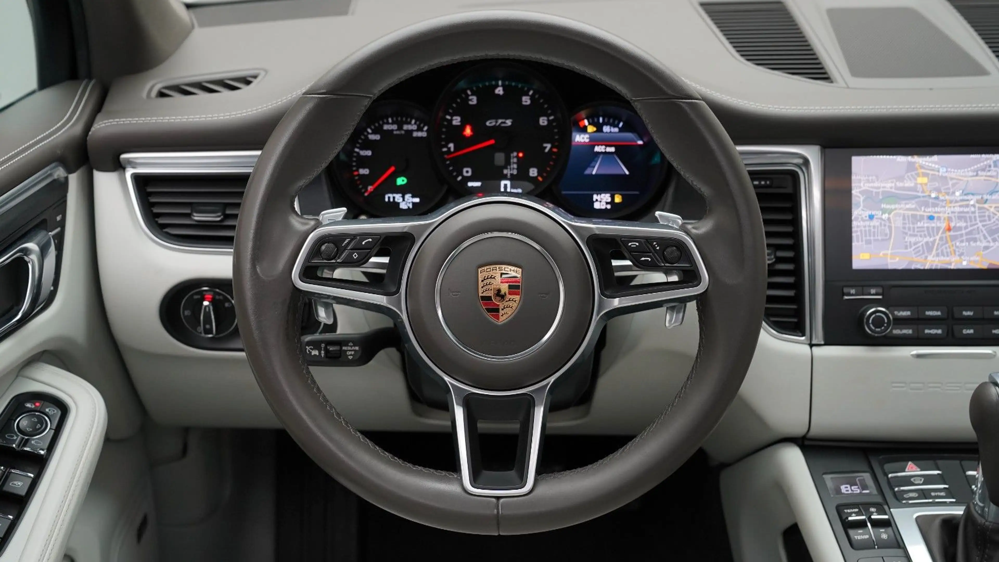 Porsche Macan GTS *PDLS+*KAMERA*BOSE*PANO*1-HAND* APPLE* — photo 10