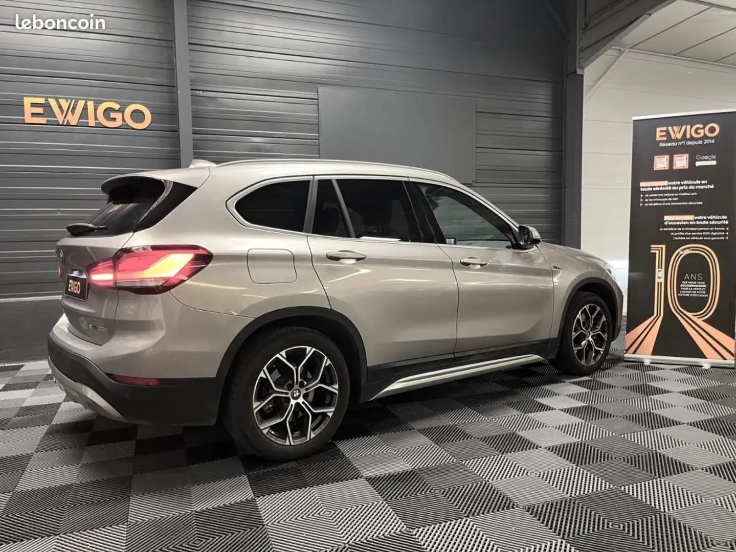 BMW X1 2.5 e 220h hybrid x- line xdrive toutes options toit ouvrant sièges électriques chauffants... Grau - 2