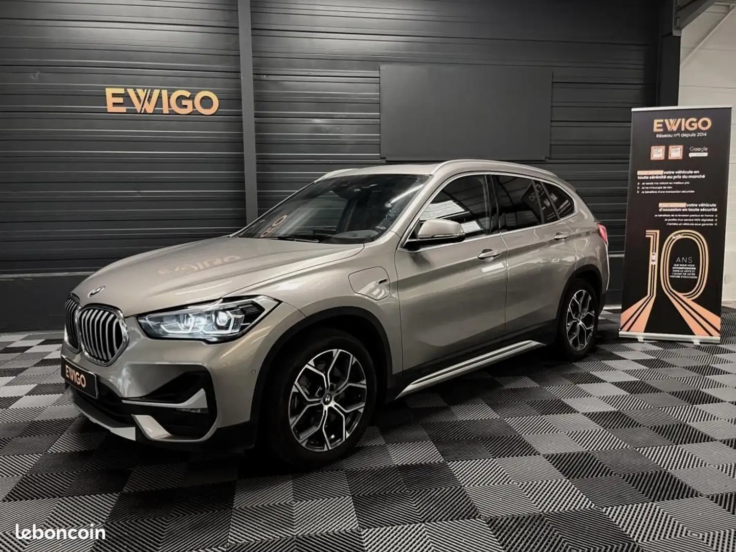 BMW X1 2.5 e 220h hybrid x- line xdrive toutes options toit ouvrant sièges électriques chauffants... Grau - 1