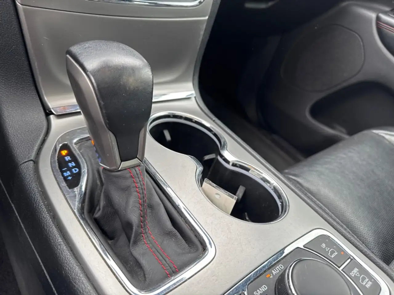 Jeep Grand Cherokee photo Jeep Grand Cherokee