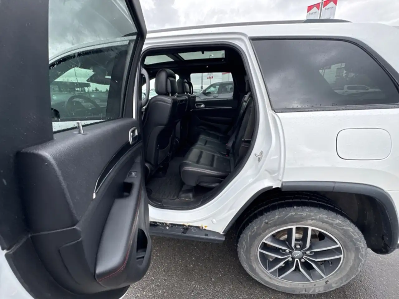 Jeep Grand Cherokee photo Jeep Grand Cherokee