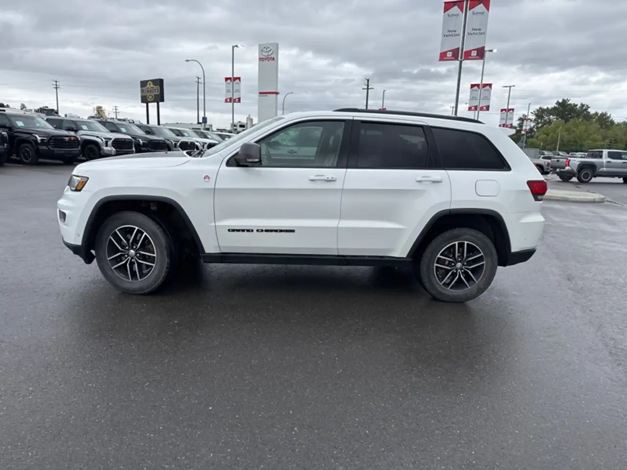 Jeep Grand Cherokee photo Jeep Grand Cherokee