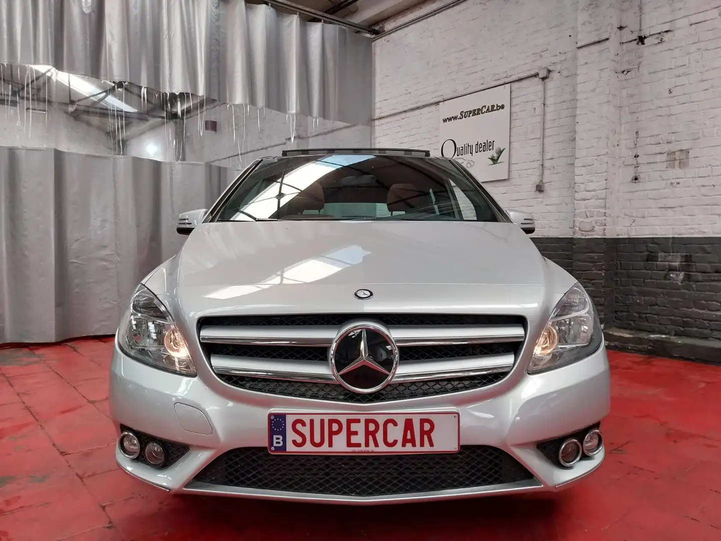 Mercedes-Benz B 200 * Toit Ouvrant * Cuir * 4 Jantes * 246 x 60 mois * - 2