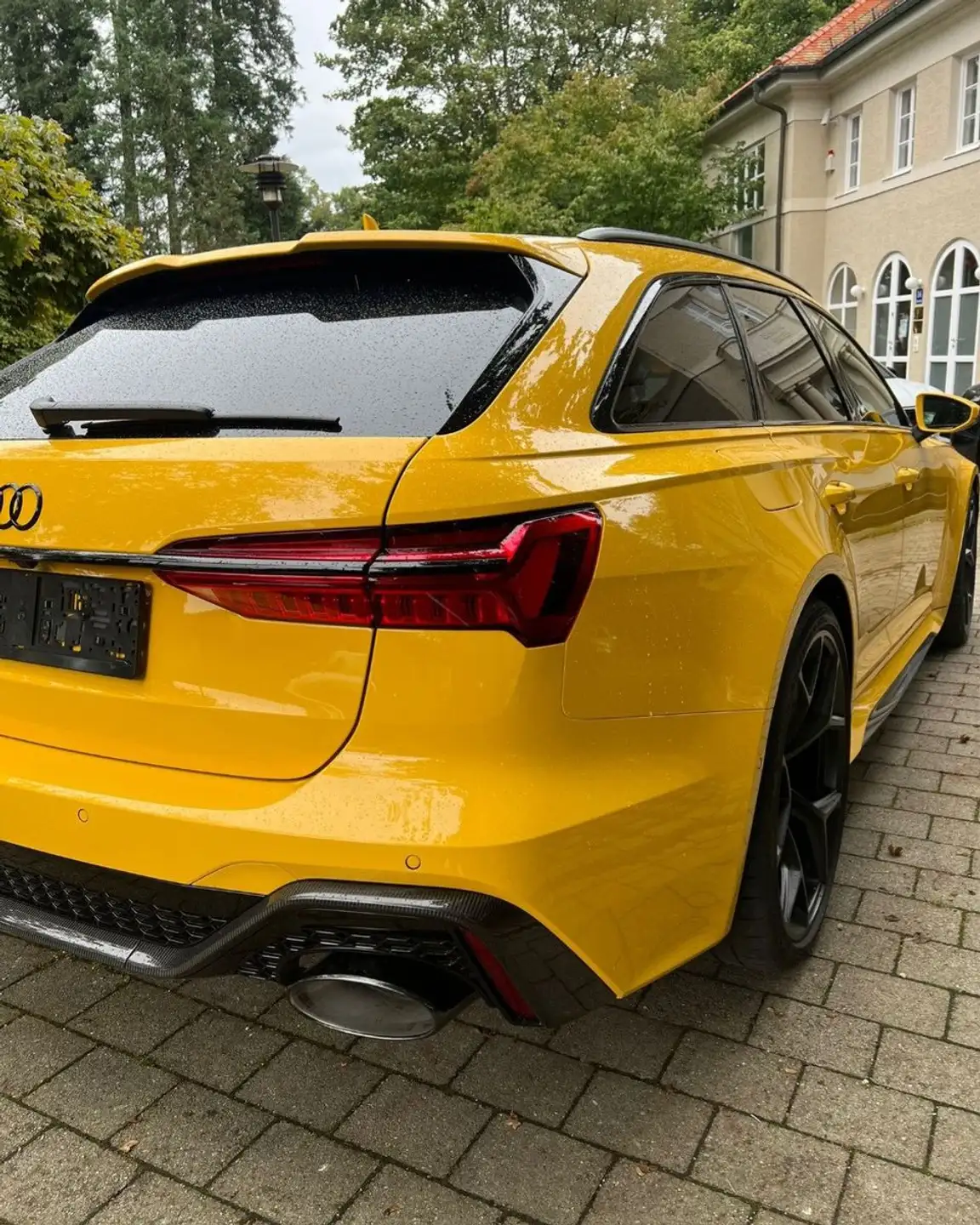 아우디 Audi RS6 4.0 TFSI 2024 노랑 사진 3