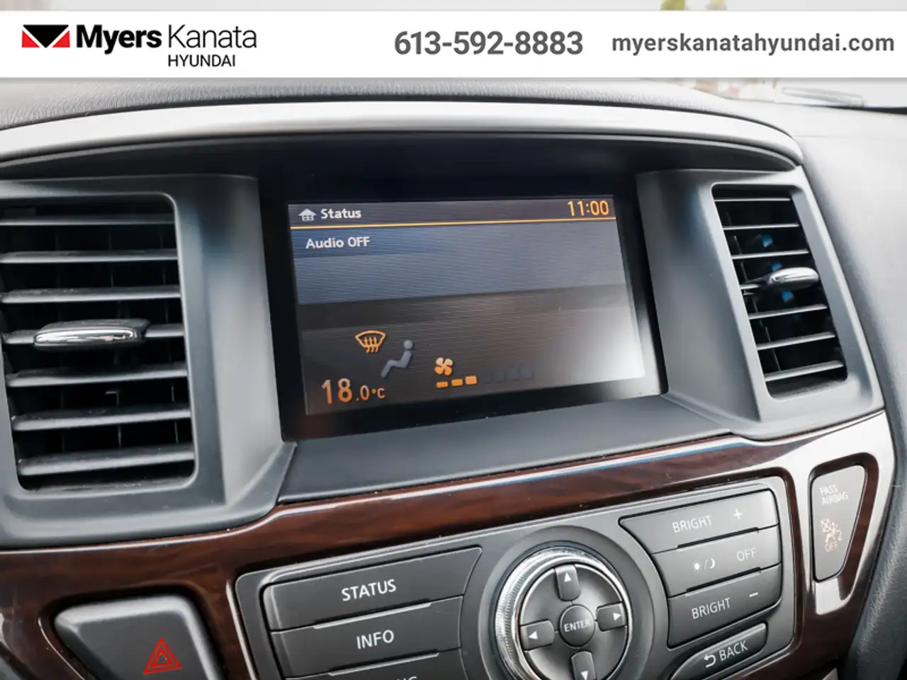 Nissan Pathfinder снимка Nissan Pathfinder