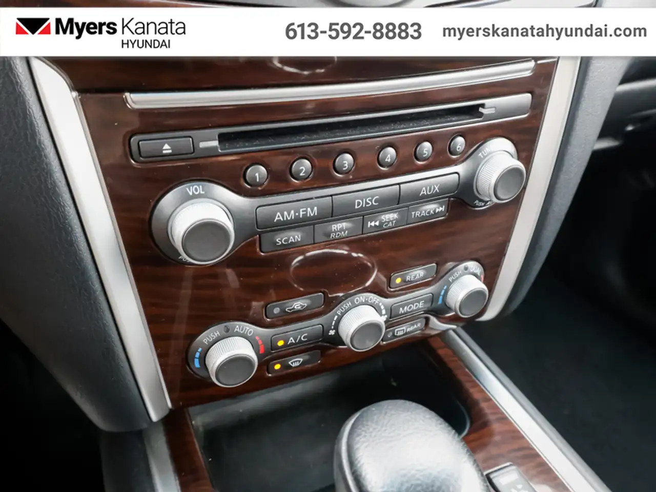 Nissan Pathfinder снимка Nissan Pathfinder