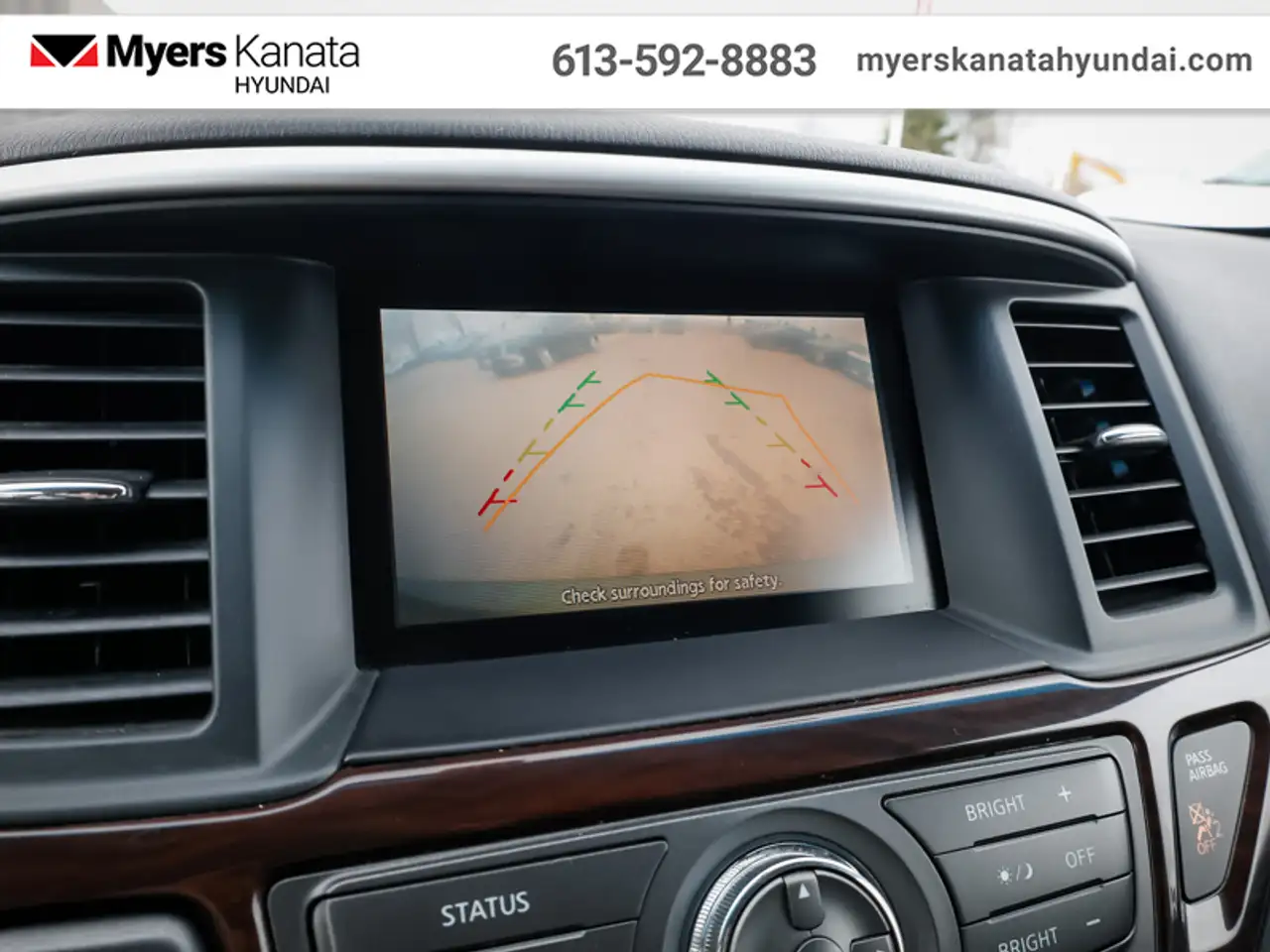 Nissan Pathfinder снимка Nissan Pathfinder